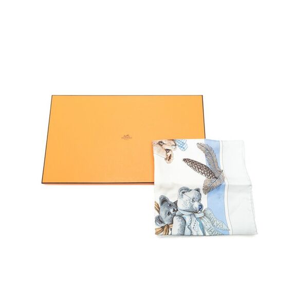 Pre Loved Hermes Confidents Des Coeurs Silk Scarf Wallet by - Picture 6 of 6